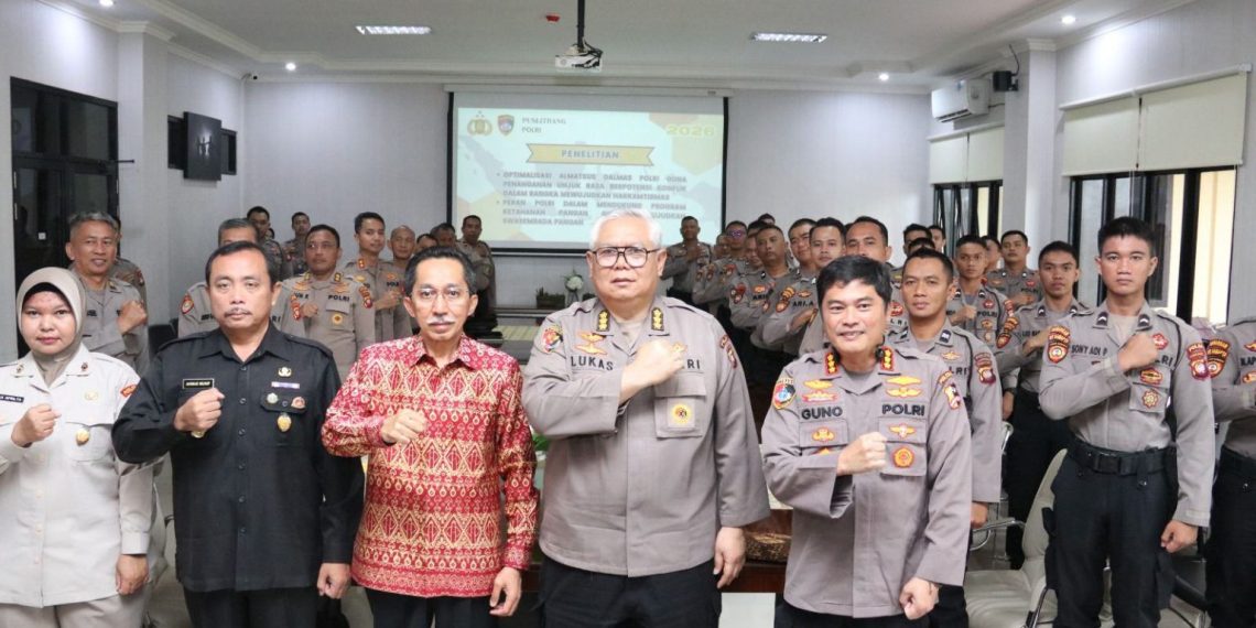 CREATOR: gd jpeg v1.0 (using IJG JPEG v62), quality = 82?